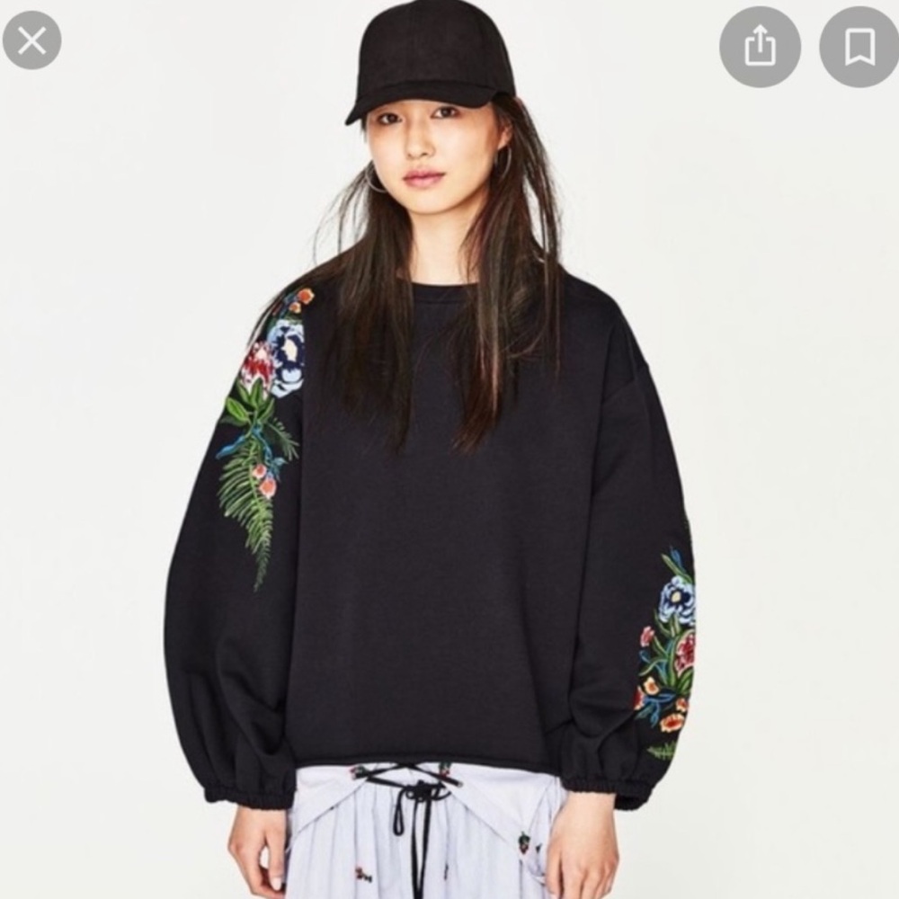 Zara Trafaluc | Embroidered Floral Sweatshirt - S